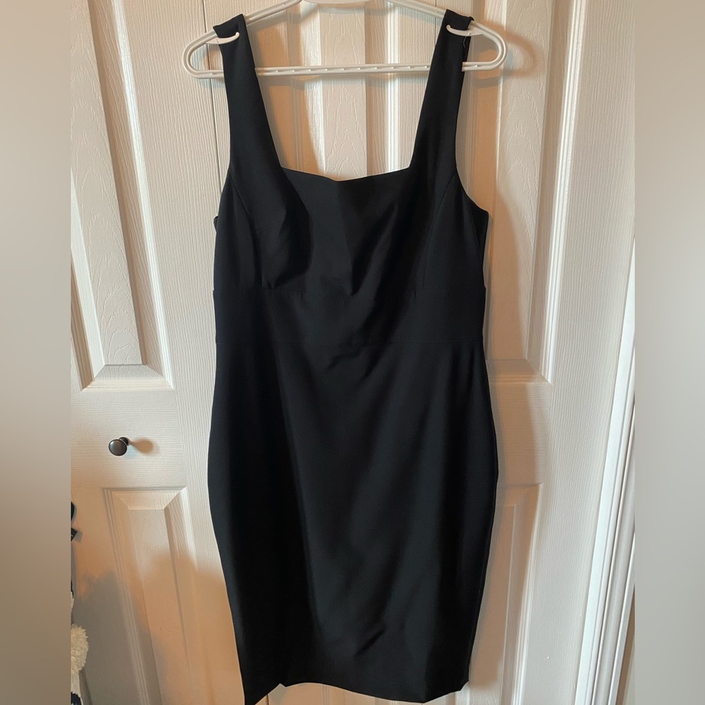 ✨NWT - RW&Co. Black Cocktail Dress with Stretch fabric & zipper back 🔥 🔥